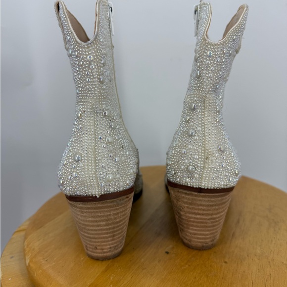 Betsy Johnson DIVA, adorned in the glamorous all-over rhinestone western boots 9 - Picture 8 of 17